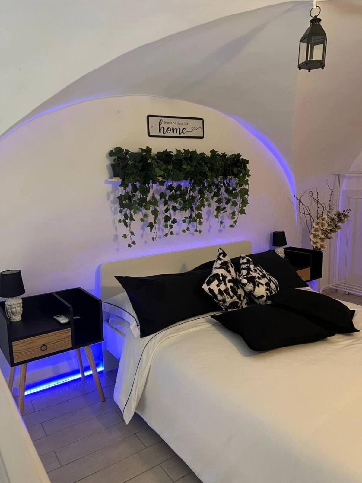 Borgo Santa Caterina - Fiera "Ventotto Holiday Home" Катания Екстериор снимка
