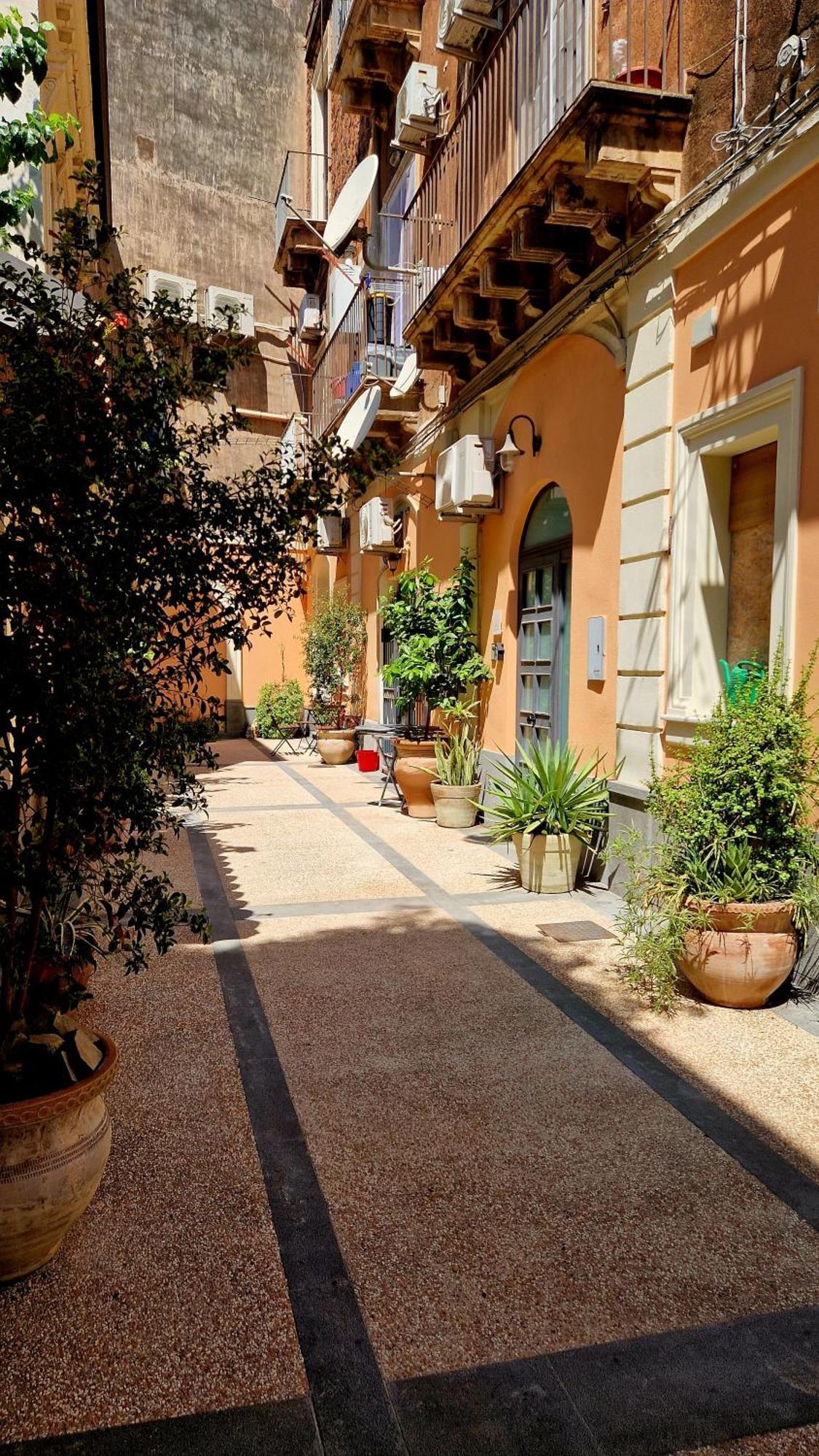 Borgo Santa Caterina - Fiera "Ventotto Holiday Home" Катания Екстериор снимка